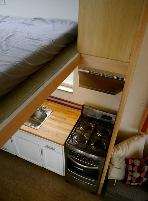 rons-epic-200-sq-ft-trailer-turned-tiny-house-7