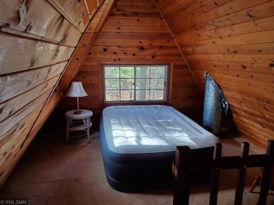 Rustic Cabin on 26 Acres in Wisconsin for 159k via Zillow 0010
