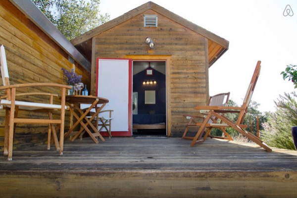 Rustic-Luxurious-Tiny-Cabin-011