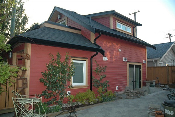 Scott-and-Tania-485-Sq-Ft-Cottage-003