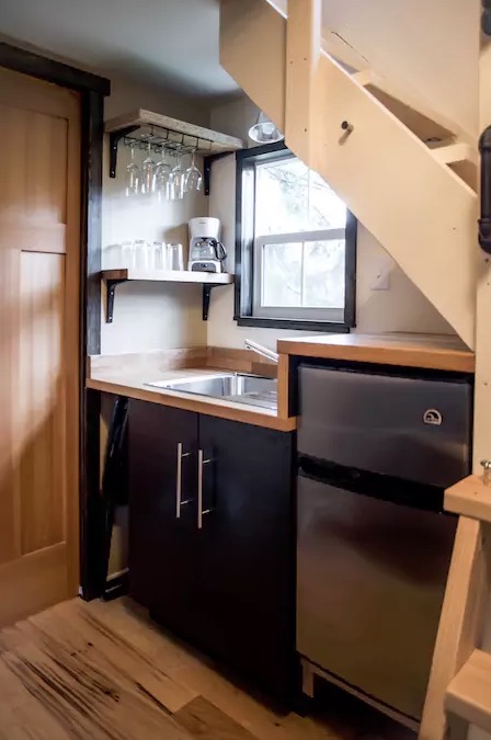 seattle-tiny-house-you-can-rent-0011