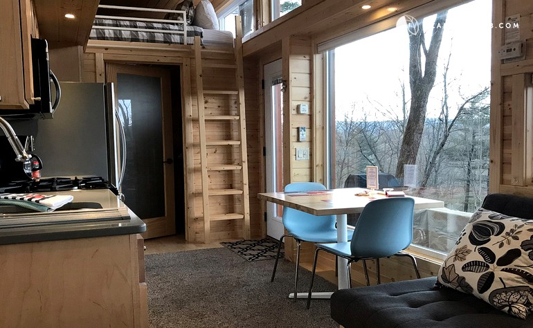 Secluded and Cozy ESCAPE Tiny House Vacation