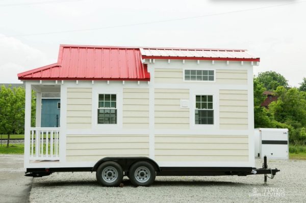 Shonsie Tiny House in Red 0013