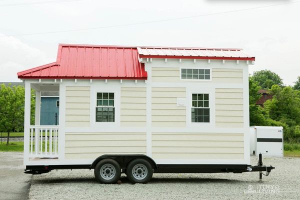 Shonsie Tiny House in Red 0018