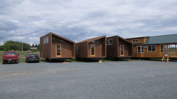 sleek-sonoma-cabin-by-richs-portable-cedar-cabins-5