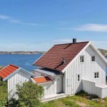 Small Coastal Cottage in Sweden 001