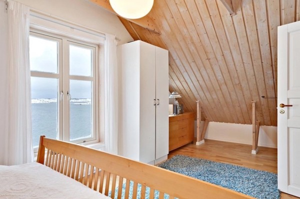 Small Coastal Cottage in Sweden 0010