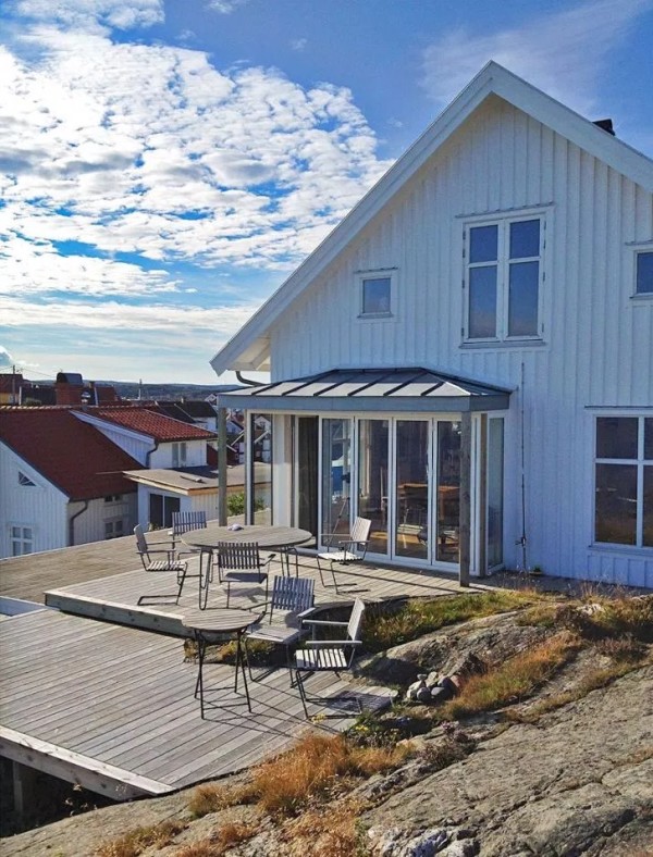 Small Coastal Cottage in Sweden 0015