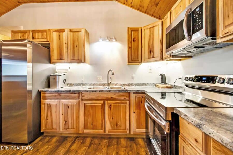 Small Home on 12 Acres in TN w: 5th Wheel! 11
