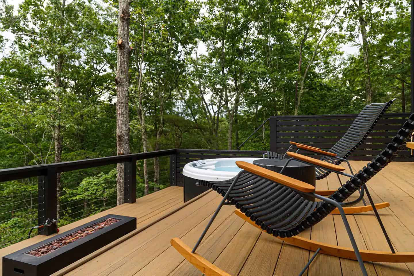 Sourwood Cabin at Kindle Ridge w/ Outdoor Swing Bed