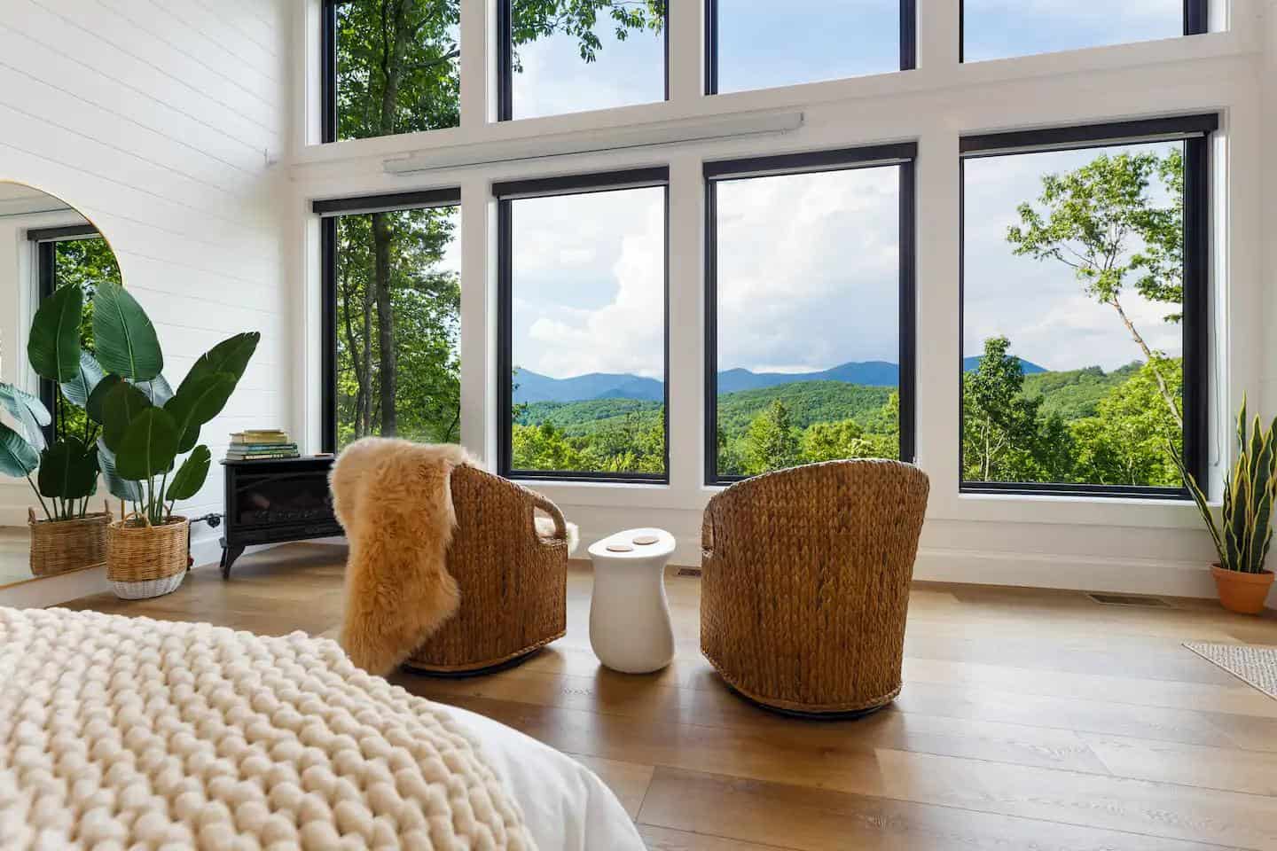 Sourwood Cabin at Kindle Ridge w/ Outdoor Swing Bed