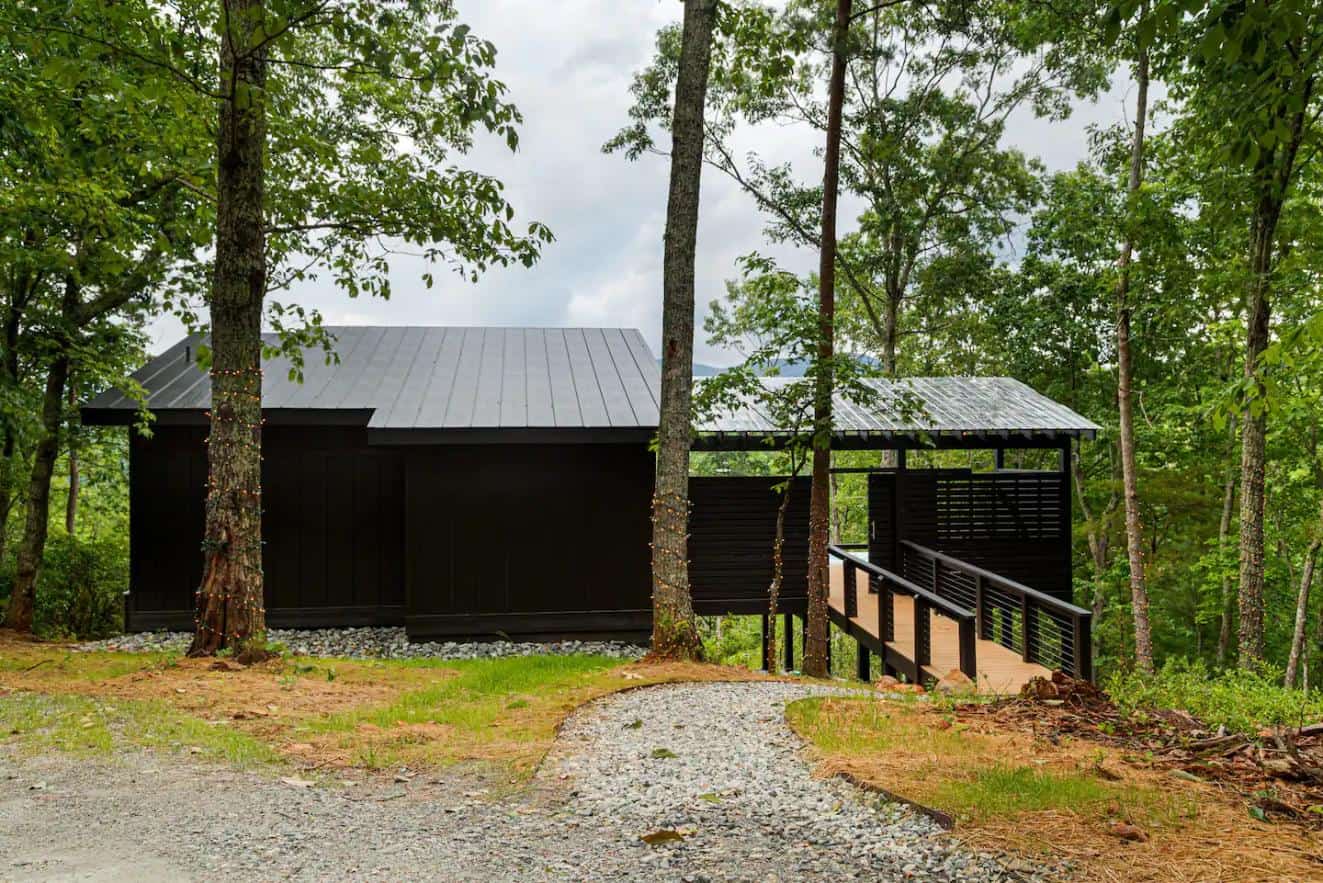 Sourwood Cabin at Kindle Ridge w/ Outdoor Swing Bed