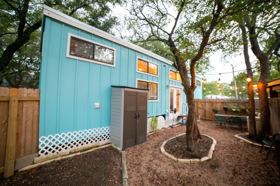 Special Ed Teacher’s 43-Foot Nomad Tiny House