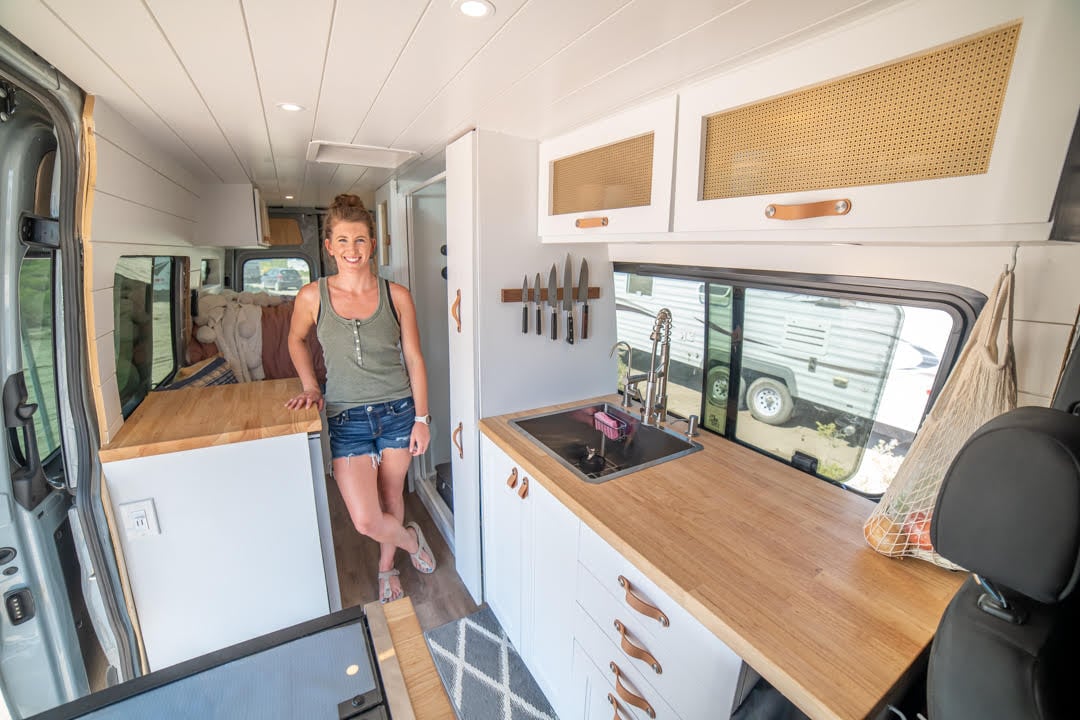 Stephanie & Pebbles Her Van w Oven, Toilet & Shower. 3