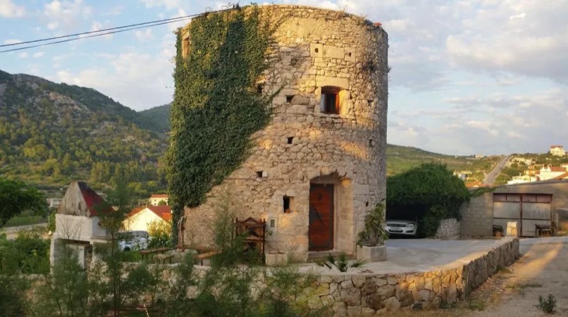 Stone Tower Cabin in Croatia 001