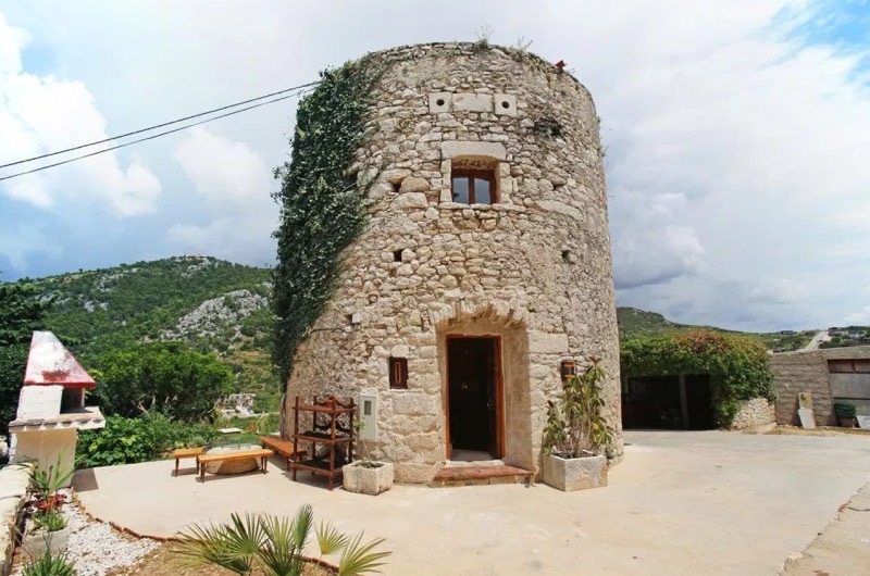 Stone Tower Cabin in Croatia 0032
