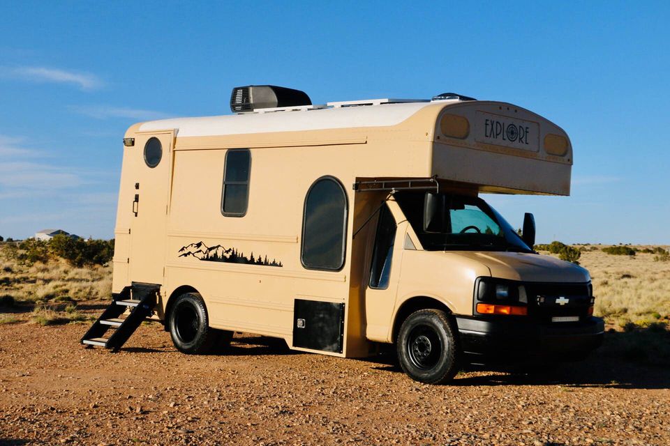 Super Moody 2008 Chevrolet Express Conversion 1