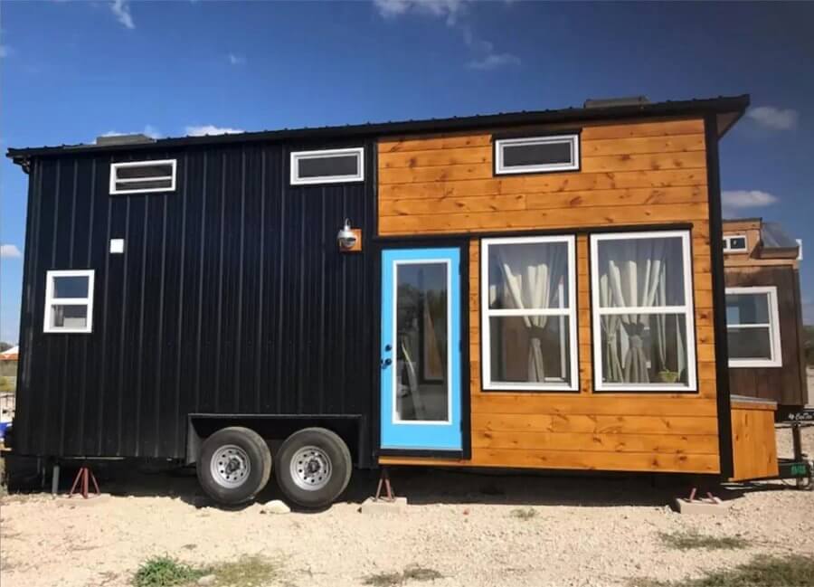 Texas Style Tiny House by Incredible Tiny Homes 009