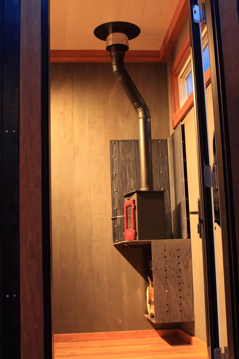 Vertical view showing the mezzanine level and high ceilings