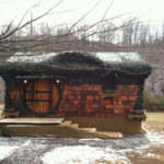the-hobbit-a-shire-worthy-incredible-tiny-home-001