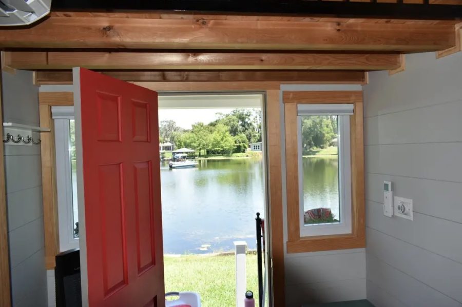 The Robin Lakeside Tiny House Vacation in Orlando Florida 004