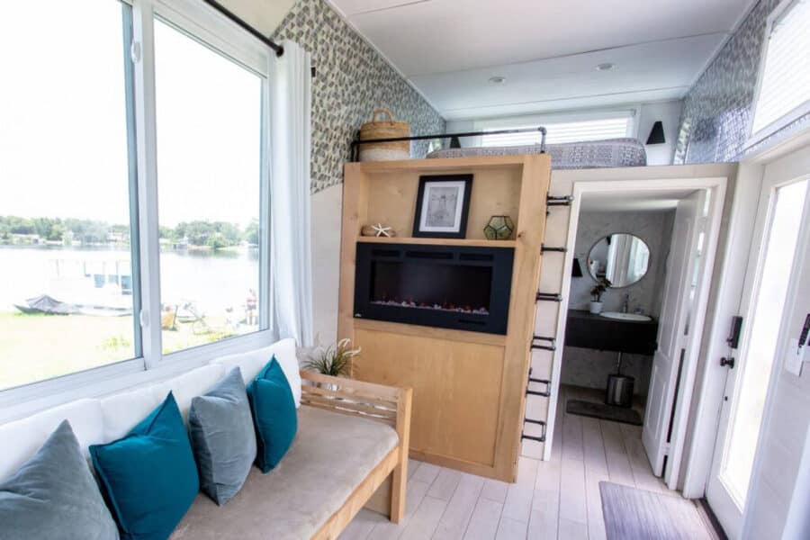 The Venice Lakefront Tiny House 13