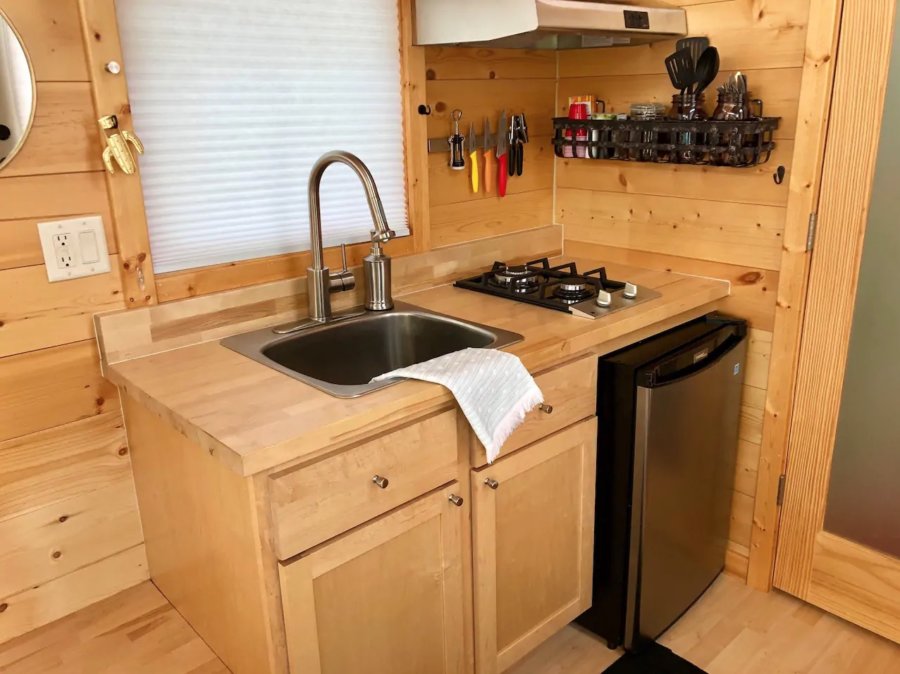 The View Modern Tiny House in Orlando Lakefront via Adam-Airbnb 0011