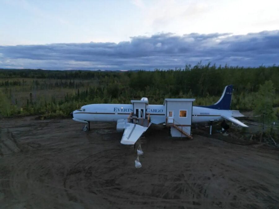 They Turned an Old Airplane into a 650 Sq. Ft. Home 3
