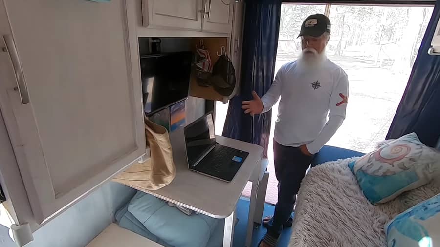 This Couple Full-Times In a 6×10 Cargo Trailer (w Shower!) 2