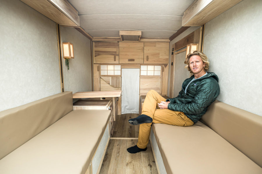 This Desk Lifts Through the Roof! Box Truck Conversion