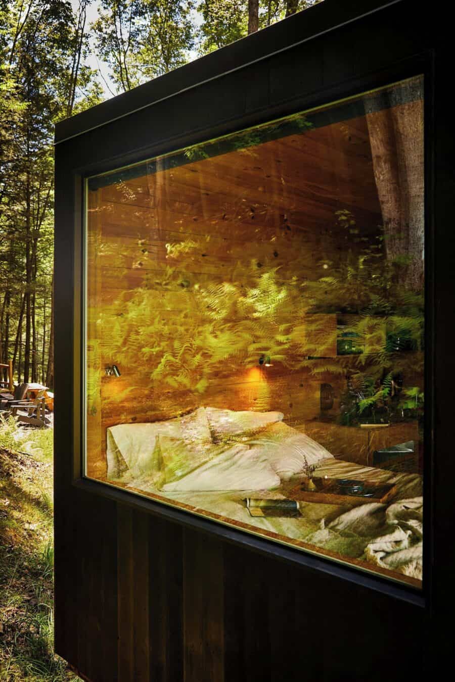 This Tiny Cabin in the Woods Feels Like a Real-Life Postcard 0010