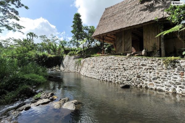 Tiny Bamboo Cabin in Bali 0021