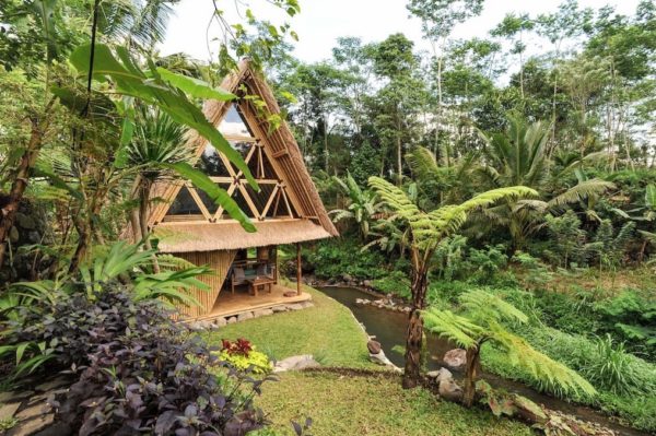 Tiny Bamboo Cabin in Bali 0023
