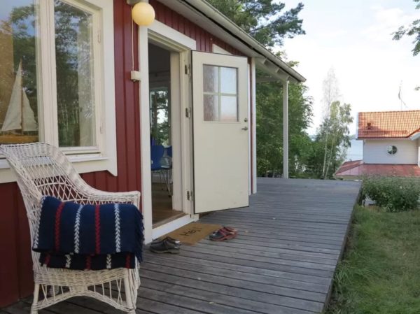Tiny Bungalow by the Sea in Sweden 0023