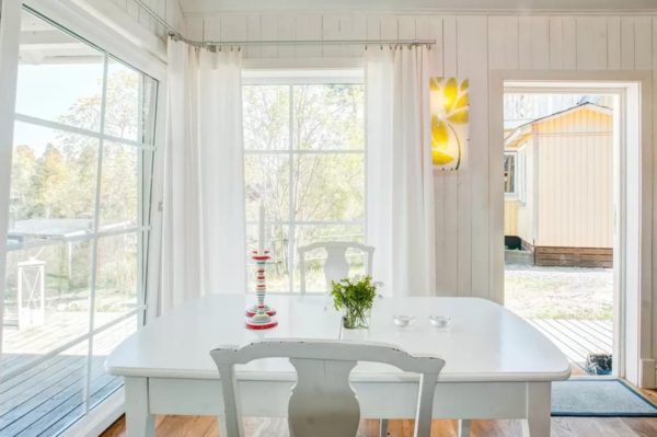 Tiny Bungalow by the Sea in Sweden 006