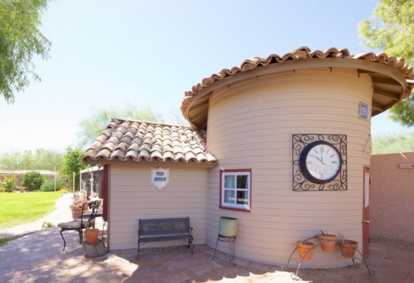 Tiny Cottage Retreat Vacation in Scottsdale 002