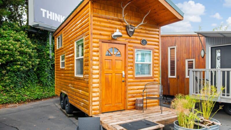 Tiny-Digs-Cabin-1