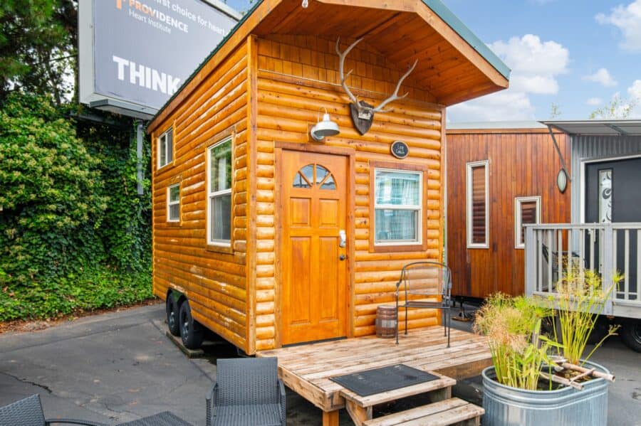 Tiny-Digs-Cabin-1