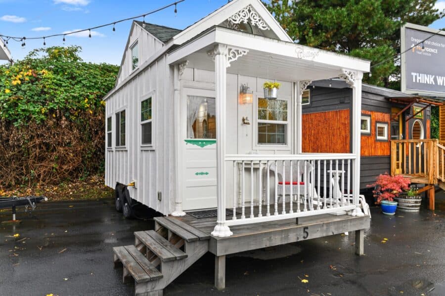 Tiny-Digs-Cottage-1