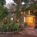 Tiny Gingerbread Cottage in Maui 009