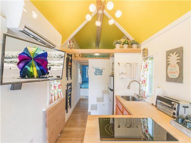Unique Layout Tiny House In Florida 