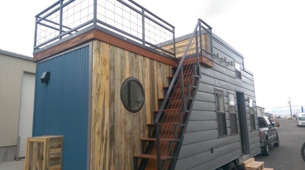 Tiny House on Wheels with Rooftop Access 001