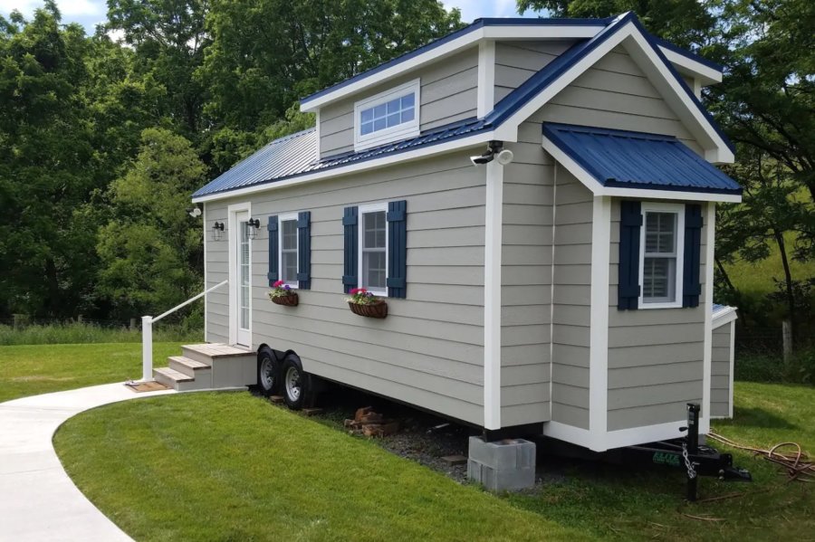 Tiny House on a Farm in Lititz PA for Rent via Matt and Monica Airbnb 002