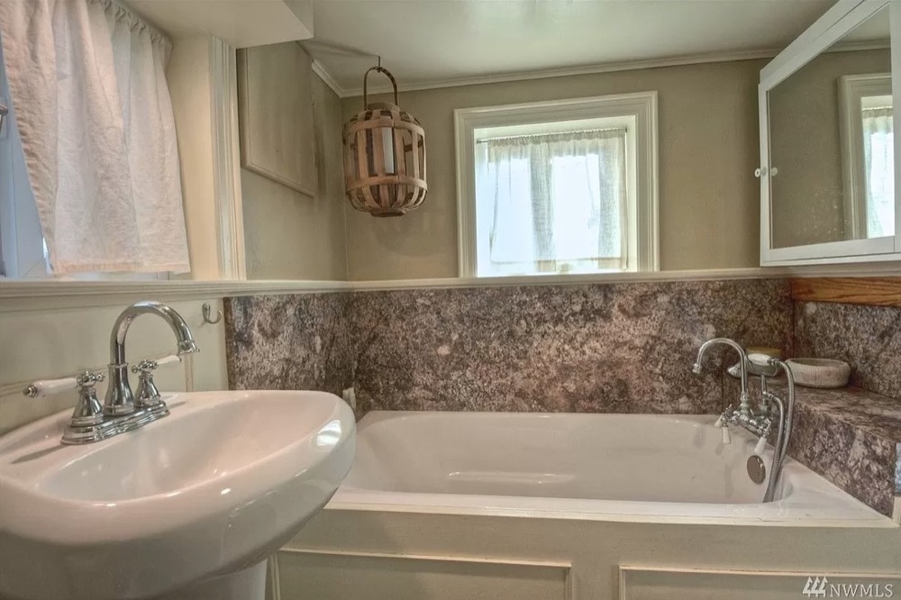 Tiny House with Luxury Bath on Zillow for 65k Olympia WA 004