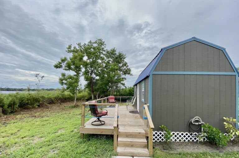 Modern Tiny Lake Cottage Near LEGOLAND Florida: A Peaceful Lakefront Getaway in Winter Haven
