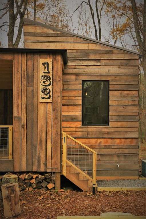 Tiny Modern Rustic Tiny Cabin Vacation near Asheville NC 0025