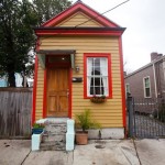 Tiny Shotgun Cottage in New Orleans 001