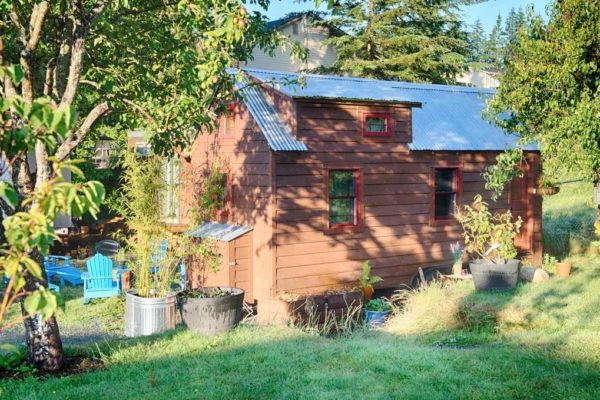 Tiny Tack House Vacation in Everett WA 0021