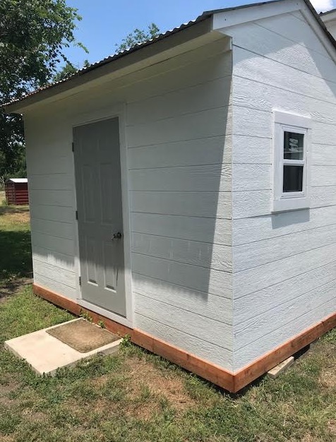 Tiny Texas Farmhouse Separate Office