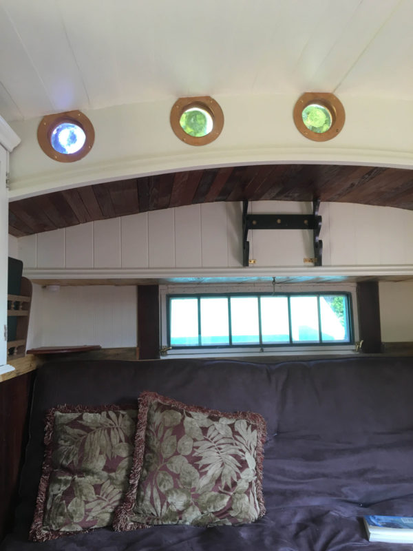 tonys-amazing-old-fashioned-trailer-coach-tiny-house-004